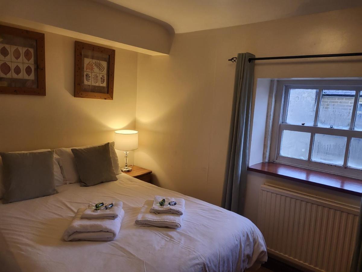 Hotel Ye Olde Mustard Pot Midhopestones Esterno foto